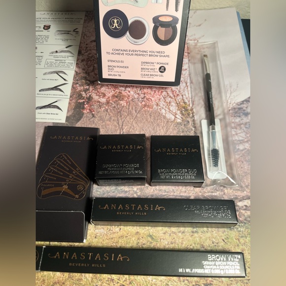 Anastasia Beverly Hills Makeup Eye Brow set ๐๐๐๐๐๐๐๐๐๐๐๐๐๐๐๐๐๐๐ - Picture 5 of 5